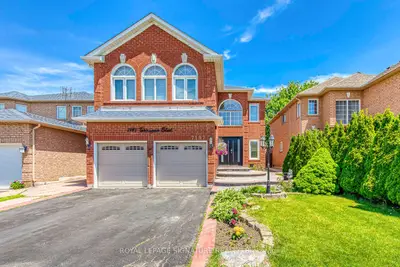 7197 Terragar Boulevard Bsmt, Mississauga, On L5n 7l9