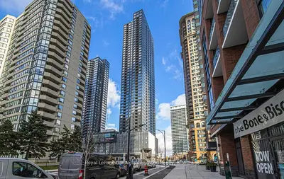 395 Square One Drive 412, Mississauga, On L5b 0p6