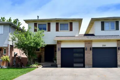 2499 Whittaker Drive, Burlington, On L7p 4p9
