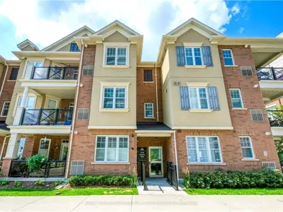 Condo Apartment in Oakville