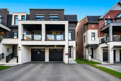 Att/Row/Townhouse in Mississauga