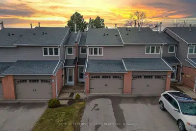 Condo Townhouse in Mississauga