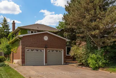 Detached in Oakville