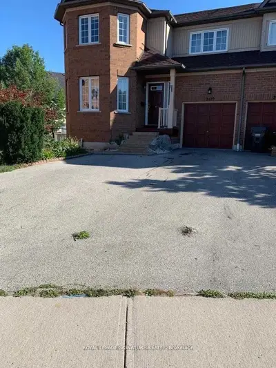 Semi-Detached in Mississauga