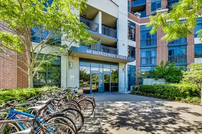 Condo Apartment in Toronto