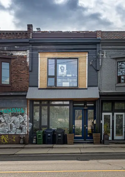 Duplex in Toronto
