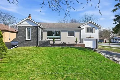 Detached in Burlington