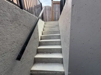 60 Saint Hubert Drive, Brampton, On L6p 1y5