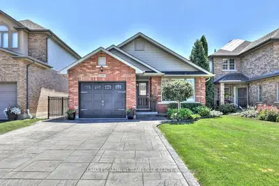 Detached in Burlington