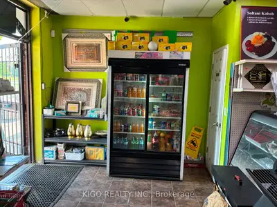 5010 Steeles Avenue W 15, Toronto, On M9v 5c6