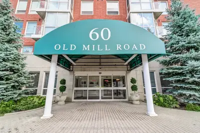 Condo Apartment in Oakville