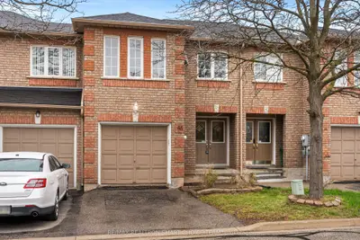 Condo Townhouse in Brampton