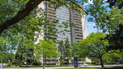 Condo Apartment in Oakville