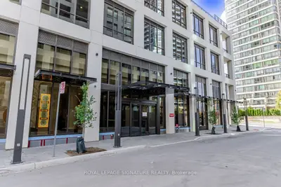Condo Apartment in Mississauga