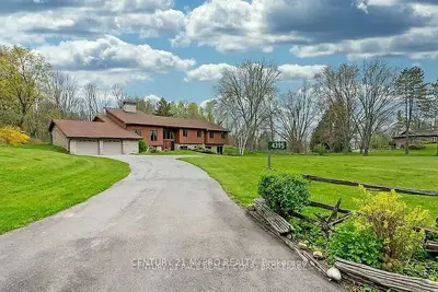 Detached in Burlington