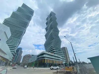 Condo Apartment in Mississauga