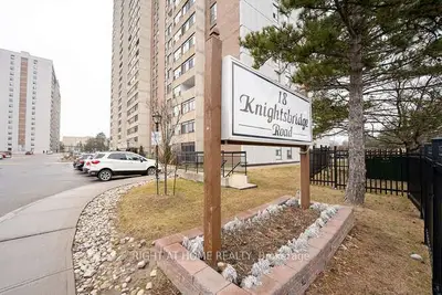 18 Knightsbridge Road 912, Brampton, On L6t 3x5