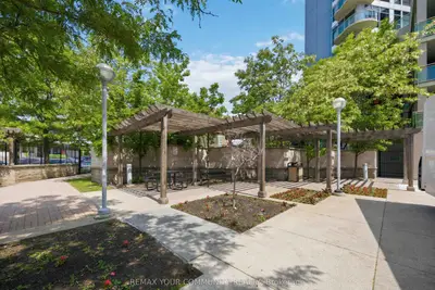 1600 Keele Street 502, Toronto, On M6n 5j1