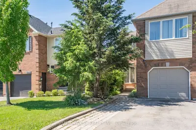 1216 Leewood Drive, Oakville, On L6m 3b3