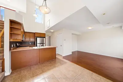 594 Shoreline Drive 3, Mississauga, On L5b 0a8