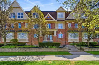 Condo Townhouse in Mississauga