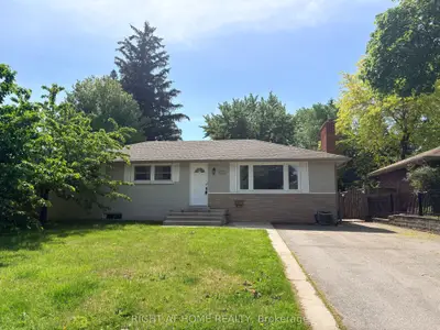 Detached in Burlington