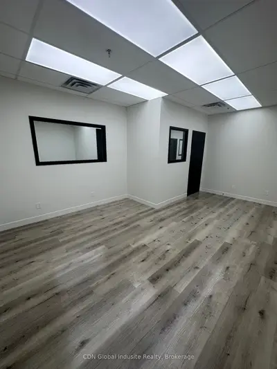 472 Morden Road 203, Oakville, On L6k 3w4