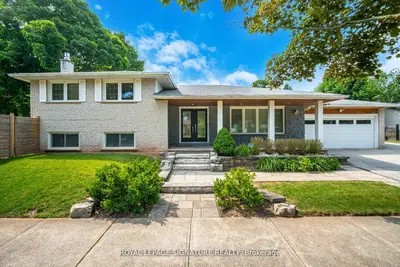 Detached in Oakville
