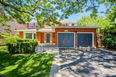Detached in Oakville
