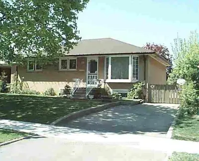 34 Paragon Road, Toronto, On M9r 1j8