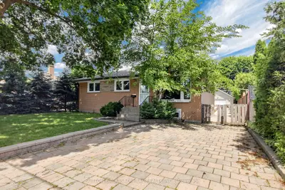 34 Paragon Road, Toronto, On M9r 1j8
