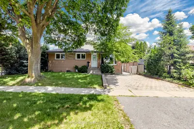 34 Paragon Road, Toronto, On M9r 1j8
