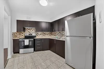 Condo Apartment in Mississauga