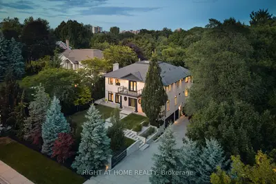 1305 Royal York Road, Toronto, On M9a 5e6