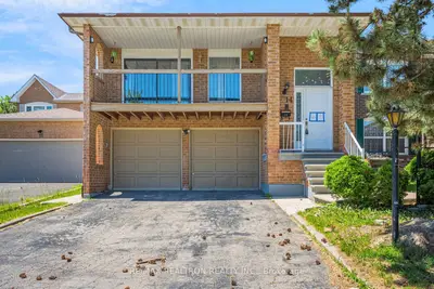 Detached in Brampton