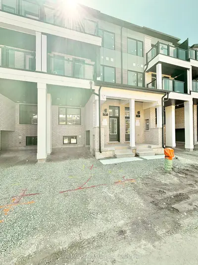 Att/Row/Townhouse in Brampton