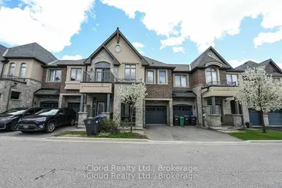Att/Row/Townhouse in Brampton