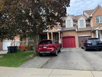 Att/Row/Townhouse in Mississauga