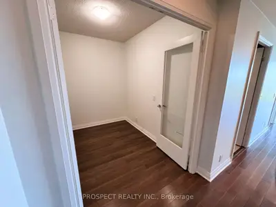 Condo Apartment in Mississauga