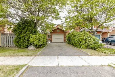 Detached in Brampton