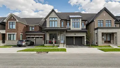 Detached in Oakville