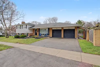 Detached in Burlington