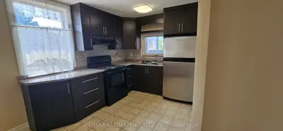 3 Kane Avenue 2nd Floor, Toronto, On M6n 3m7
