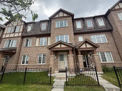 Att/Row/Townhouse in Brampton