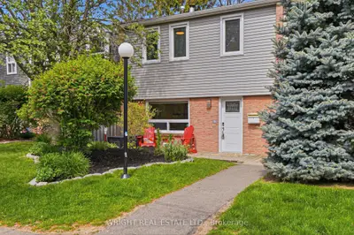Condo Townhouse in Mississauga