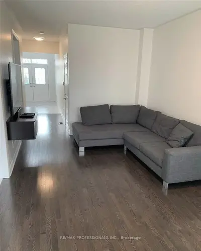 44 Villadowns Trail, Brampton, On L6r 3v7