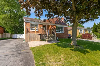 Detached in Burlington
