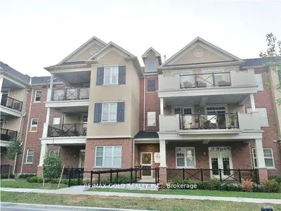 Condo Townhouse in Oakville