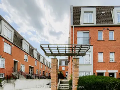 Condo Townhouse in Toronto