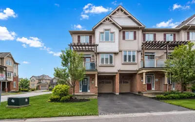 Att/Row/Townhouse in Caledon